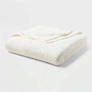NWT‎ Twin/Twin XL Cozy Chenille Bed Blanket
White - Threshold